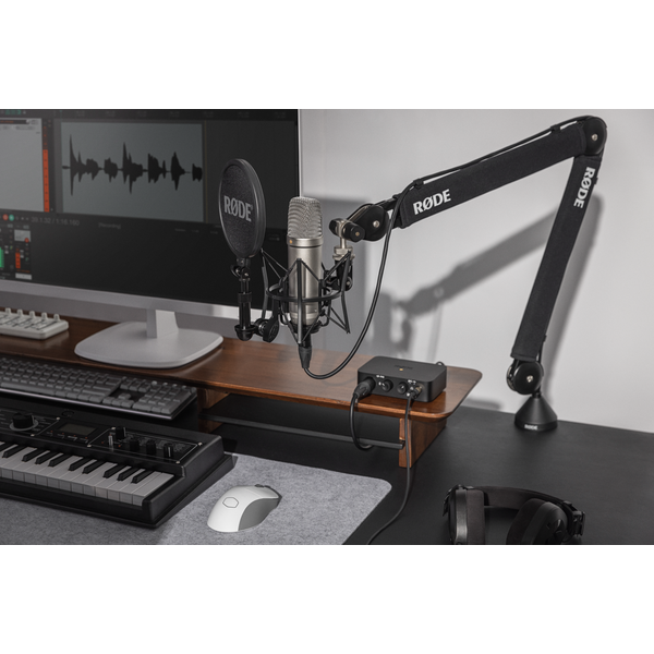 RØDE NT1 GEN5 prémium kondenzátor stúdió mikrofon (XLR / USB), ezüst
