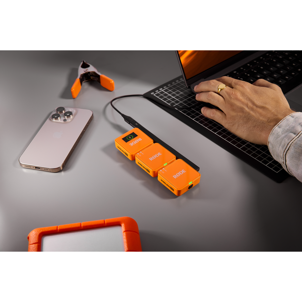 RØDE Wireless GO GEN3 két csatornás vezeték nélküli mikrofon rendszer, narancssárga