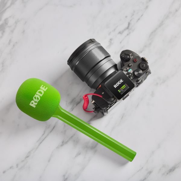 RØDE Interview GO mikrofonfogó nyél vezeték néküli mikrofonokhoz, zöld