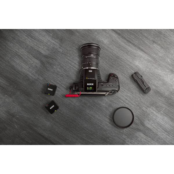 RØDE Wireless GO GEN3 Charge Case+ töltő és tartó tokkal csomagban, fekete