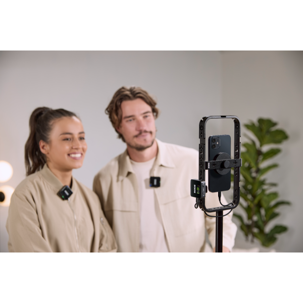 RØDE Wireless GO GEN3 Charge Case+ töltő és tartó tokkal csomagban, fekete