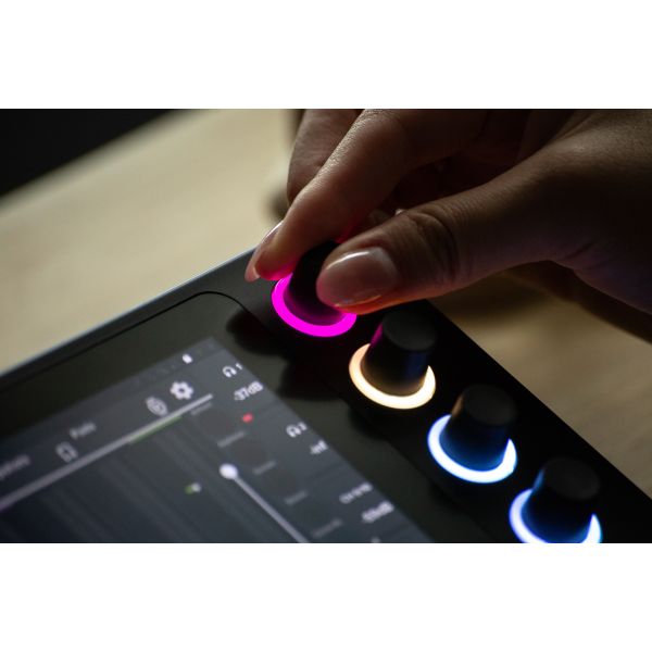 MACKIE DLZ Creator XS kompakt digitális tartalomkészítő és streaming keverő